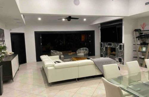 SWAYING PALM BEACH HOUSE Walk to Beach , Marina, Port, las Olas - Foto 14