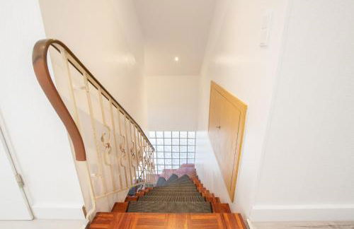 Tolstov House - Freistehendes 9 Zimmer Haus mit großem Garten - Photo 35