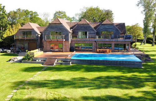 The Shallows by inspirestays-com - Foto 1