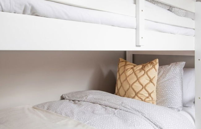 Seaside Serenity 3-bed Deck Garden Near Shore - Photo 15