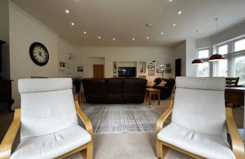 2 Shanklin Manor - Ground Floor apartment overlooking Park in Shanklin Old Village - Photo 23