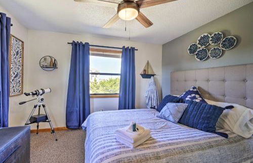 Walk to Bay and Boat Launch Beach House in Avon - Foto 10