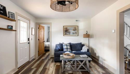 Riverside Relaxer w/Hot Tub+Fire Pit +Wifi & view - Foto 3