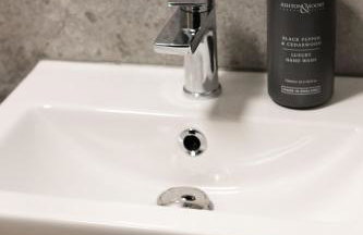 Downtown Studio 2 - Harrogate Town Centre - Photo 12
