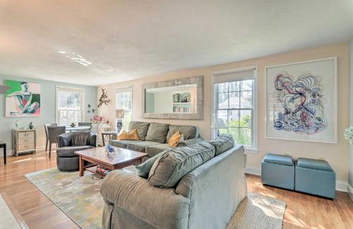 Cape Cod Cottage with Deck, Grill, and Games! - Foto 13