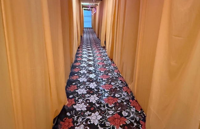 Arail Tent City Kumbh Cottage - Foto 27