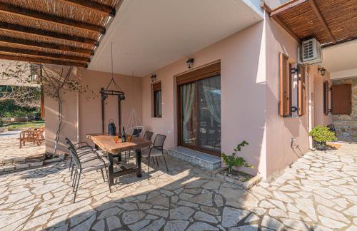 Paralio Astros Beachfront Suites - Photo 43