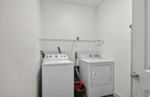 Stylish 1BR Apt| King Bed| Pool | Close to Beach - Foto 6