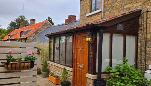 Gorgeous Two Bedroom Cottage, Pet Friendly! - Foto 2