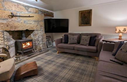 Historic character cottage in central Dornoch - Photo 4