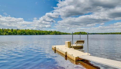 Gorgeous Lake Arbutus Getaway with Dock and Boat House - Foto 3