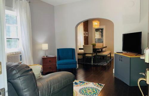 The Cottage! Chic Bungalow Near Old Town Square! - Foto 13