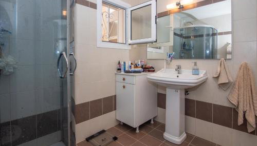 Vossos Cottage House - Visit all Zakynthos from one place - Foto 2, towels, Shower