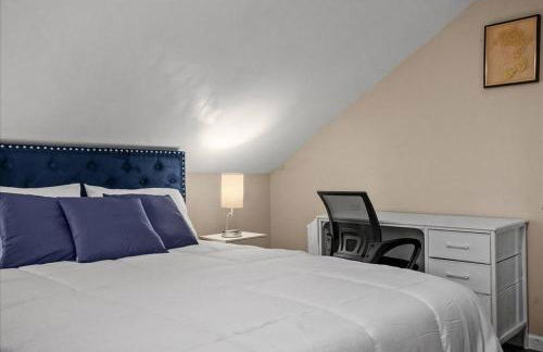 Entire Spacious Home Near DC - Photo 34