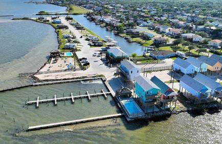 Waterfront Escape w/ Views Shared Pool & Boat Dock Orange Crush by Avantstay - Foto 14