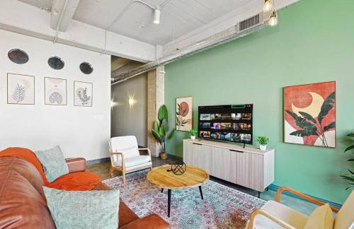 Luxury 1 Bed Downtown Views, POOL GYM Theater Room - Foto 21