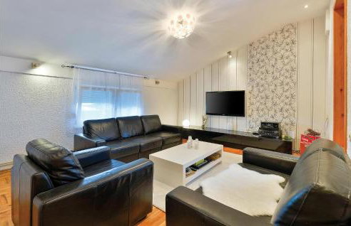 Gorgeous Home In Krizevci - Photo 20