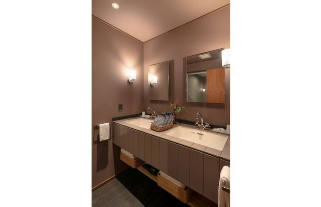 Hinaya Higashiyama - Photo 22