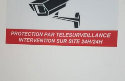 Grand Appartement, 2 ou 3 ou 4 pieces, tramway sur place, proche gare sncf St Augustin 5 min, aéroport à 7 min, plage ou Allianz riviera 10 min, palais nikaia 2 min , supermarché sur place, parking possible si disponible ou payant à 1000 metre - Foto 68