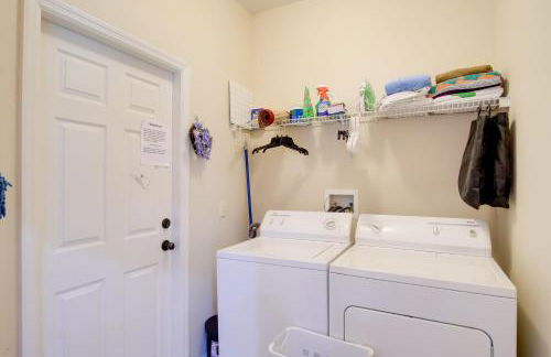 Sunny Villa with Lanai 17 Mi to Disney! - Foto 29