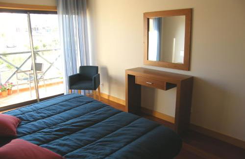 Luxurious first floor apartment with balconies overlooking pool and gardens. - Foto 14