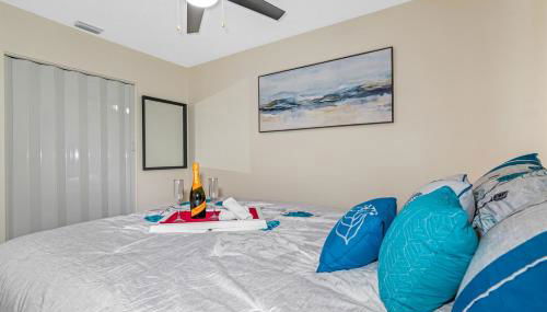 Spacious & Amazing Home w Big Pool and Patio - Photo 5