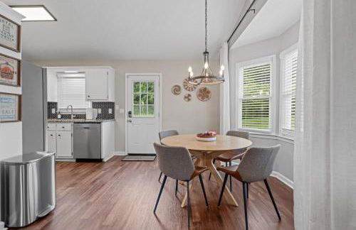 Relaxing 3-Bedroom Home Close to City Center - Foto 7