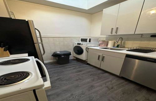 Four Bedroom Prime Furnished Rental, June To Aug 90 Days Stay Required - Foto 9