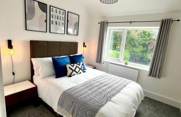 Crestfield House - Stunning Home near Alton Towers - Free Parking & Garden - Foto 6