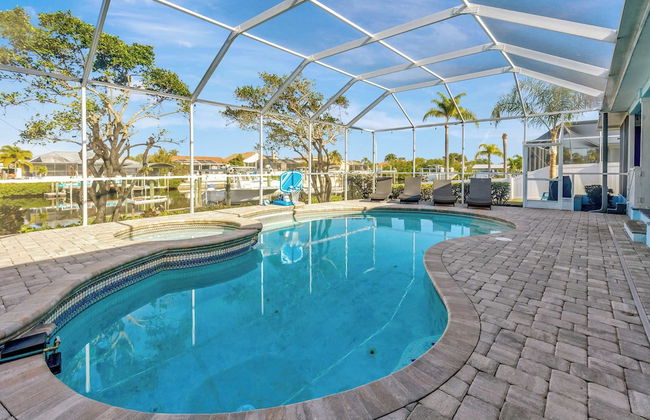 Waterfront Pool House w/ Heated Pool! - Foto 25