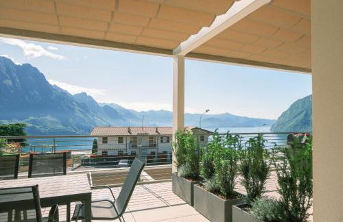 Costa Blu-Pool and Terrace with Lake View - Foto 30