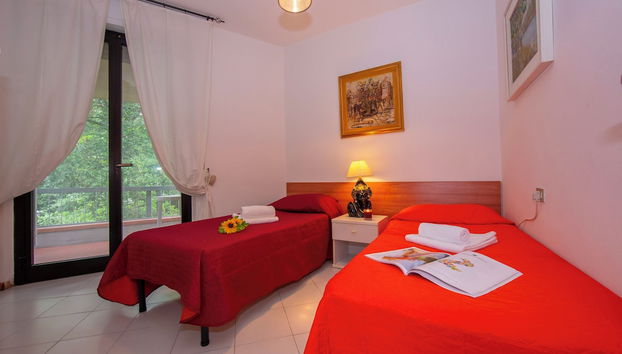 Francesca 2 600m From Sea - Photo 4, Room