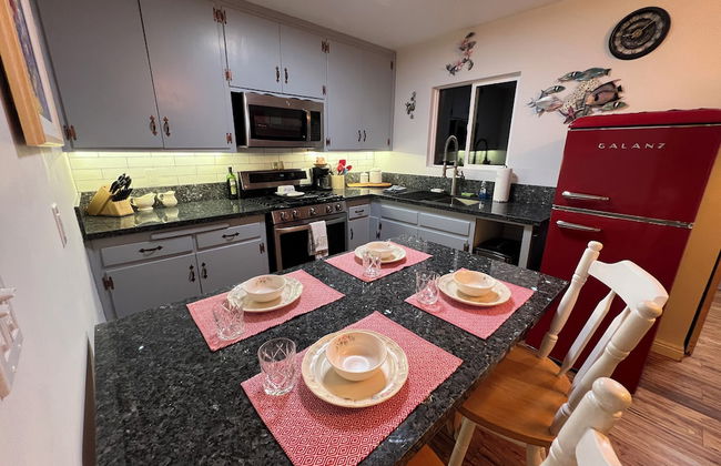 Hummingbird Mountain Cottage - Photo 20