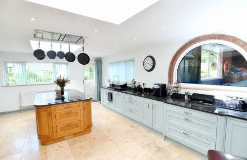 Luxury property - Swimming Pool, Outdoor Kitchen, Games Room & Hot Tub - Foto 12