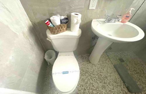 Apartment in the Heart of Calle 8 with Parking - Foto 13