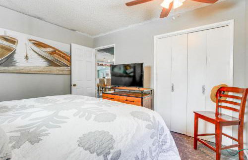 Private Hot Tub Deer Lake Home with Dock Access! - Foto 16