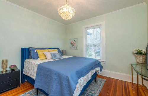 Bohemian Family Friendly 2BR Home-Near Biltmore - Foto 8