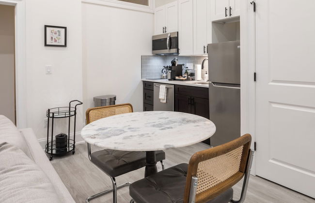 Sosuite at French Quarters - Rittenhouse Square - Photo 29