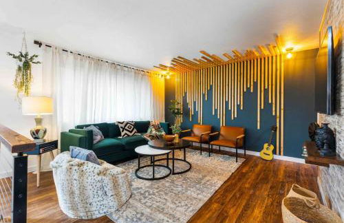 Luxury Living - Kirkland Stylish Home - Prime Spot - Photo 1