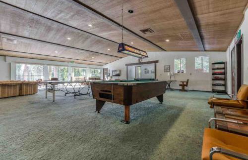 TahoeCozy with Pool Hot Tub and Near Northstar - Foto 40