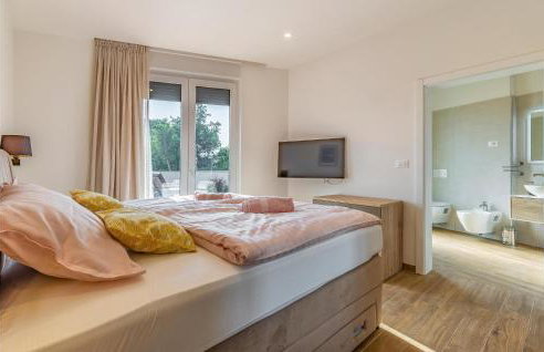 Beautiful Home In Porec With Kitchen - Foto 44