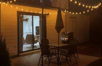 Quiet Stylish Stay with Office Space near Downtown - Foto 5