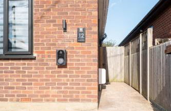 Clifftop Coastal Retreat - Accessible Pet Friendly Sea View - Sleeps 8 - Perfect for Contractors and Long Stays - Foto 32