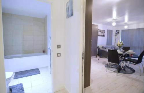 Royal Docks Modern Retreat Eddington Court Sleeps 5 - Foto 3