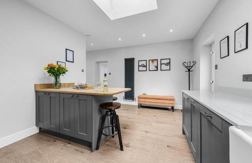 Relax at Little Hawkcliffe - Photo 6