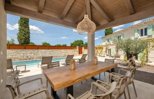 Nice Home In Zminj With Sauna - Photo 27