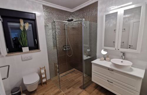 Luxury Villa Sara with Jacuzzi in Malinska - Foto 18