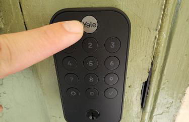 Cozy Vintage Bungalow @Mills50 District - Photo 18