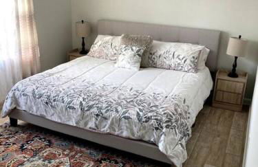 Very Private 3 Bed Home with HEATED Pool Palms and Big Fenced Yard - Foto 12