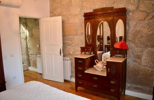 Castelo Gerês - Exquisite Eco-Cottage - jacuzzi - Foto 27